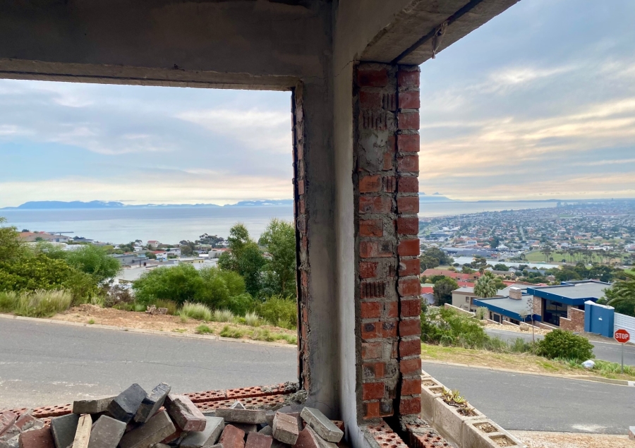 4 Bedroom Property for Sale in Gordon Heights Western Cape
